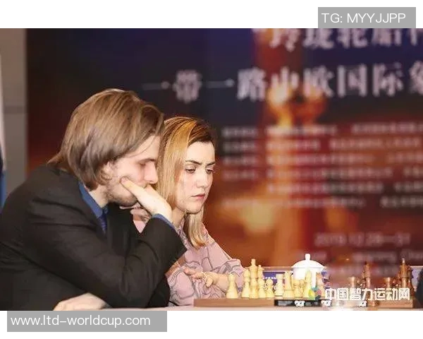 足球明星夫妻携手走红毯引发媒体热议全场瞩目闪耀时刻